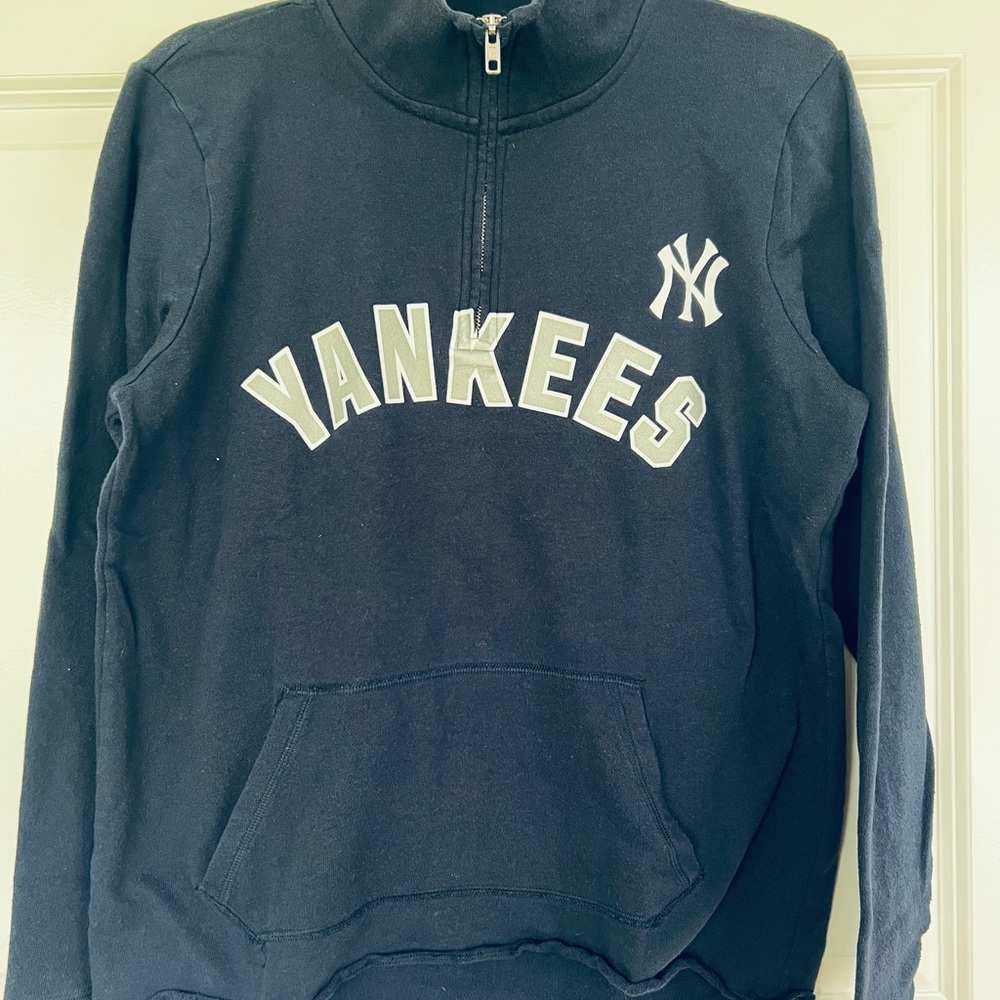 PINK Women’s Yankees Navy Blue half zip